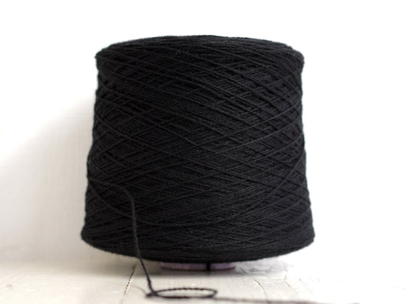 Black Fingering Wool Yarn in Cones 900g/31.7oz. New Zealand Wool Yarn Hand  or Machine Knitting Wool Black Plaid Weaving Wool Yarn 