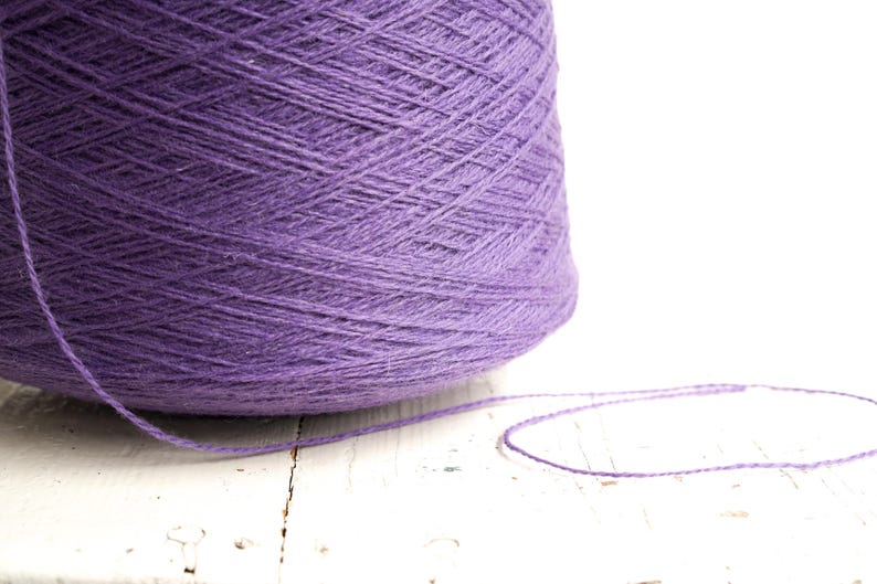 Lila Fingering Schurwolle aus Neuseeland Fibre (800g Kone) Bild 2