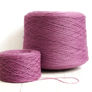 Dark dusty rose wool yarn in cone 0,9kg/31.7oz - Fingering - 100% wool yarn for weaving plaids, socks knitting, tufting - Little rustic C253