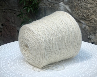 European sheep wool yarn - 900g. Yarn for dyeing - Lithuania wool yarn - Hand knitting yarn - Tufting wool yarn cone - Milk white wool yarn