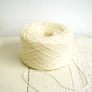 Neuseeland-Wolle in Kuchen 100g - Aus weißem fingering Wollgarn - 100% Schurwolle zum Weben von Plaids, Socken stricken - YarnHome - C 100