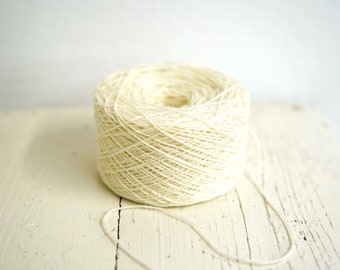 New Zealand Off-White Wool Yarn – Fingering Weight, 100g Cake