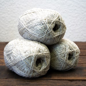 Beige-white color New Zealand  fingering wool ball - 100g./3,50 oz. - Hand knitting yarn for weaving, crochet plaids, socks knitting - C 280