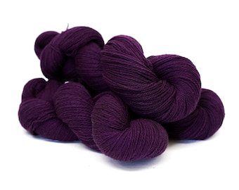 Hilo de lana merino morado - 100 % lana suave Fingering - para tejer, hacer ganchillo y artículos para bebés - 100 g / 3,5 oz