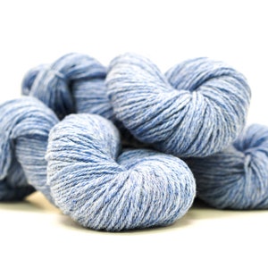 Mélange de fils de laine mérinos et de suffolk bleus 100 g/320 m. pour tricoter à la main, tisser des tissus, vêtements d'extérieur au crochet, cadeau de tricot, décoration d'intérieur image 2