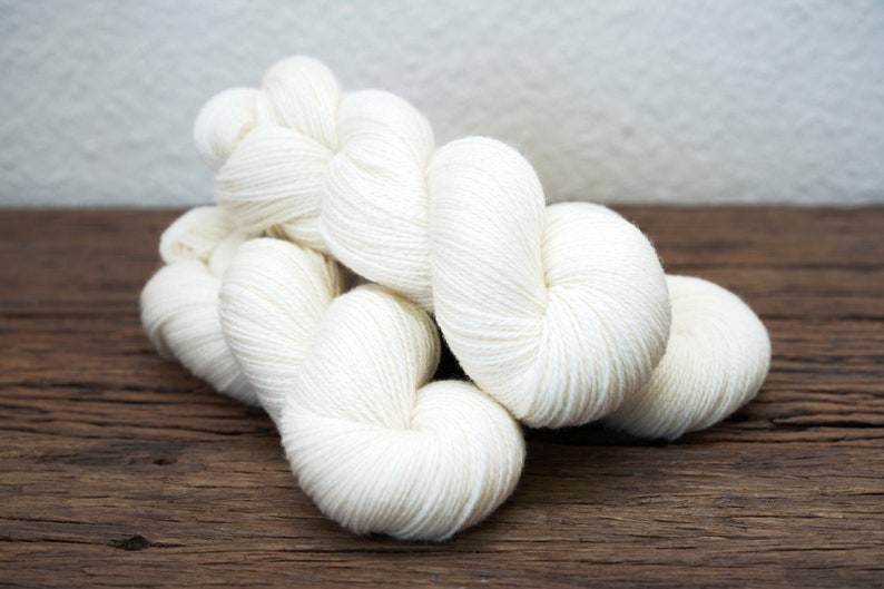 Mélange de fils de laine doux au toucher 1000 g 3500 m/1000 g 80 % laine/20PO pour vêtements pour femmes et enfants, tissage à carreaux, teinture du fil, YarnHome image 5