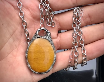 Pendentif en jaspe jaune soudé fait à la main avec collier à double chaîne