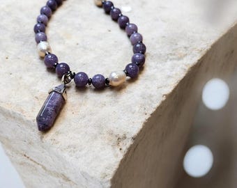 Collar de amatista y perlas de agua dulce con colgante de fluorita, joya única hecha a mano con piedras preciosas, regalo para ella, collar de cristal curativo.