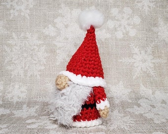 Padrão de crochê mini gnomo do papai noel