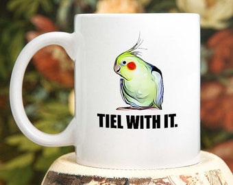 Can Cockatiels And Hornets Live Together