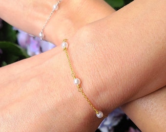 Five Pearl Bracelet for Women, Simple Pearl Bracelet, Dainty Pearl Beaded Bracelet, Delicate Layering Bracelet, Gold Silver Pearl Bracelet