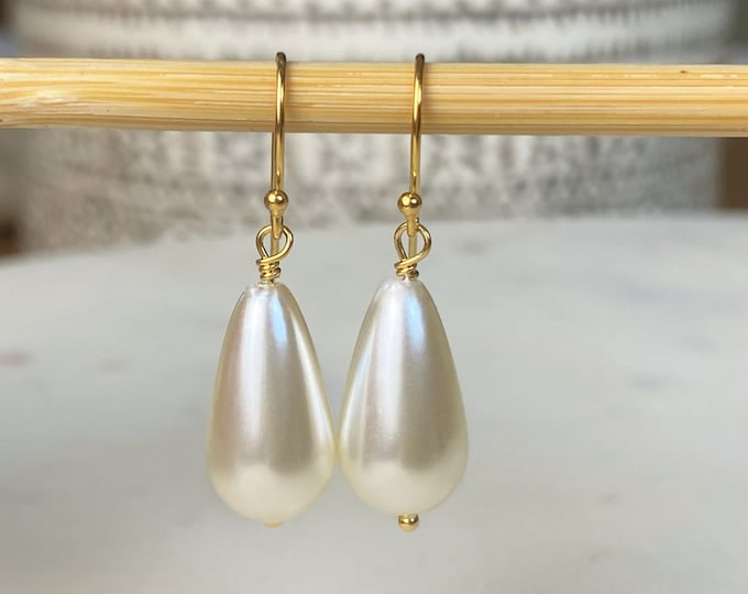 Simple Pearl Earrings, Pearl Drop Earrings, Silver Gold Pearl Earrings, Teardrop Pearl Wedding Bridal Bridesmaid Earrings Gift, Shell Pearl