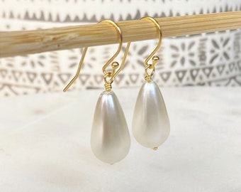 Pearl Drop Earrings, Teardrop Pearl Earring, Simple Pearl Earring, Tear Pearl Jewelry, Wedding Bridal Bridesmaid Earrings Gift, Shell Pearl