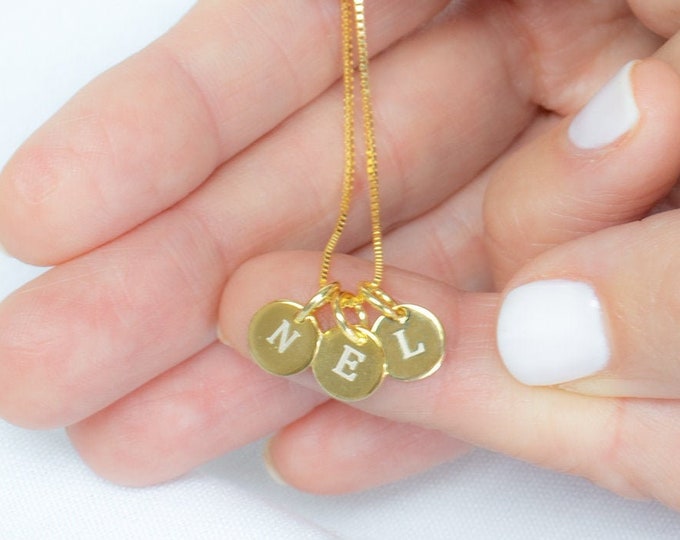 Tiny Personalized Disc Necklace, solid 925 Sterling Silver Disc Necklace, Dainty Initial Coin Necklace, Personalized Silver Coin Necklace