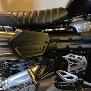 Bakre värmesköld för Triumph 1200 Scramblers For The Ride digital fil