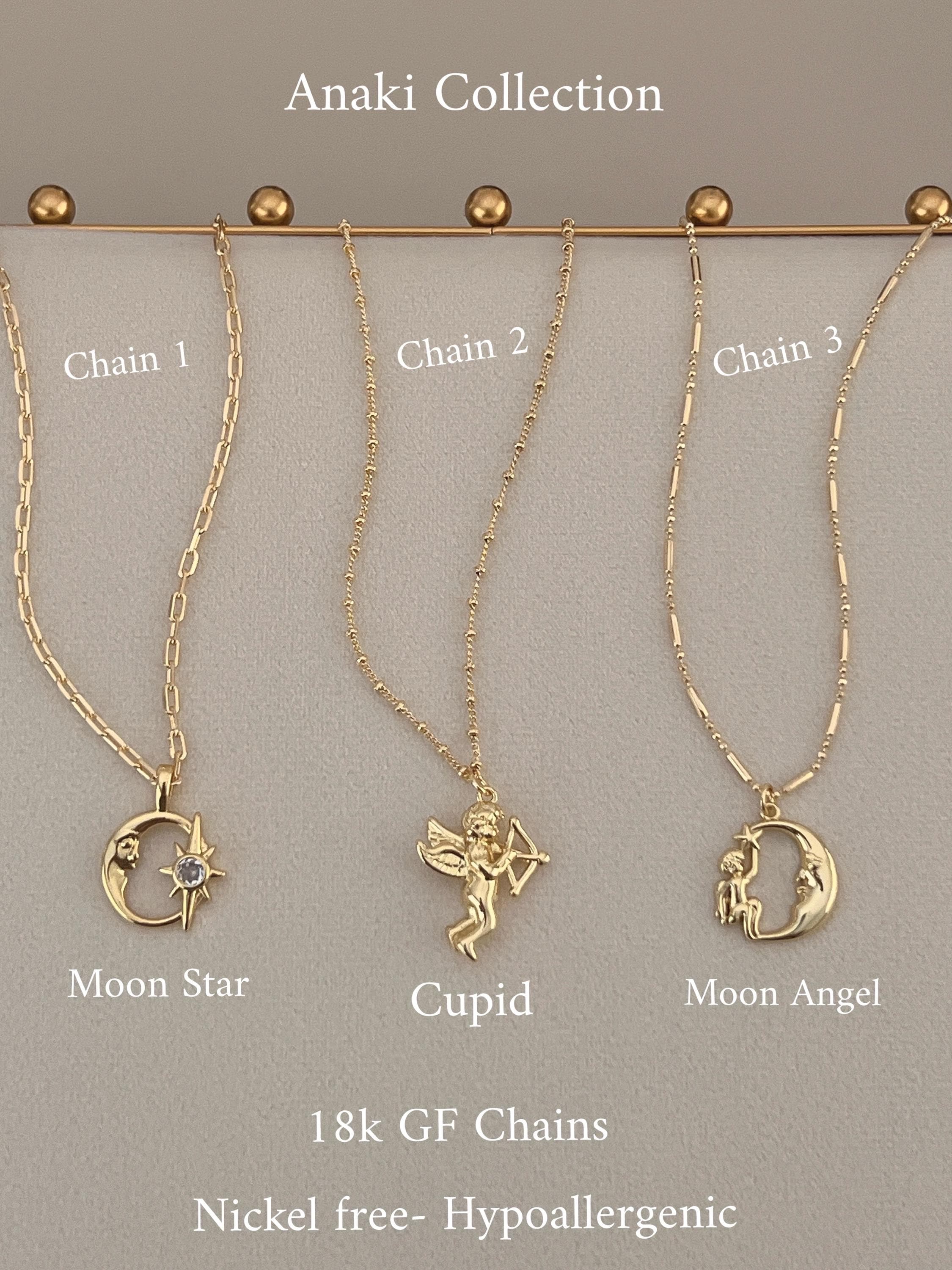 月と星のペンダント付きゴールドフィルドネックレス、キューピッド