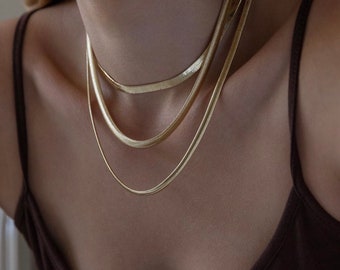 Goldene Herringbone-Halskette • Schlangenkette • Layering-Halskette • Geschenk für Sie