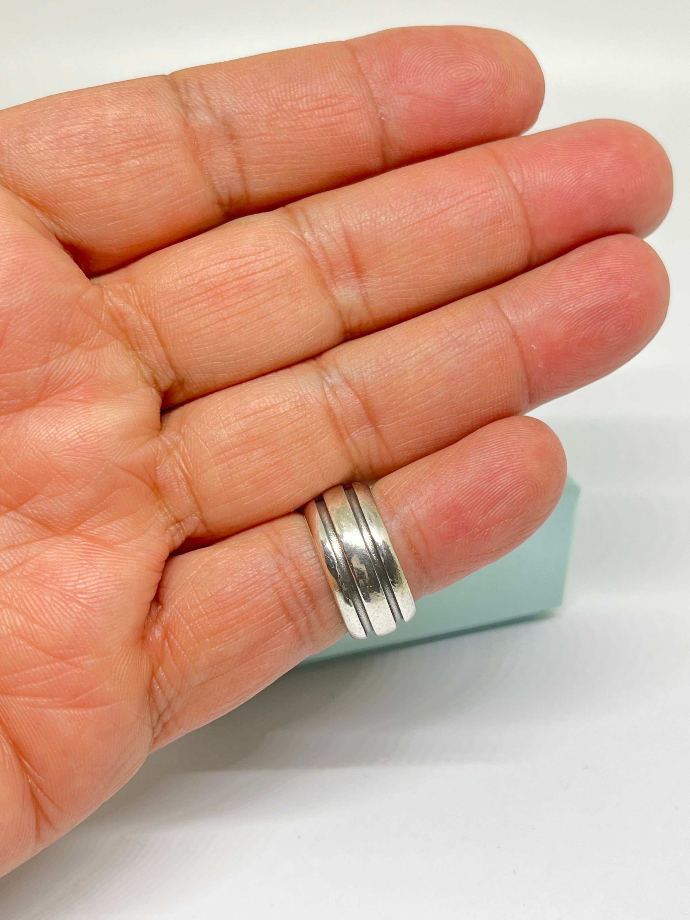 Tiffany & Co. Atlas Twist Groove Stripe Narrow Band Ring