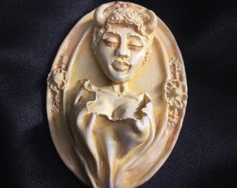 Brooch "Horned Goddess"