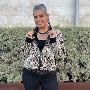 Bomber Jacket Reversible With Pockets Made in 100% Viscose. Perfect For All Seasons And For Everybody. Available In 2 Sizes