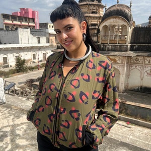 Bomber Jacket Reversible With Pockets Made in 100% Viscose. Perfect For All Seasons And For Everybody. Available In 2 Sizes