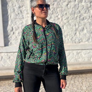 Bomber Jacket Reversible With Pockets Made in 100% Viscose. Perfect For All Seasons And For Everybody. Available In 2 Sizes