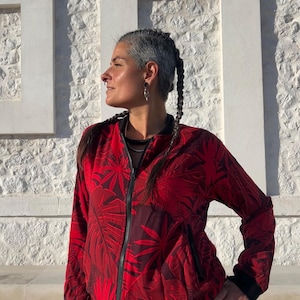 Bomber Jacket Reversible With Pockets Made in 100% Viscose. Perfect For All Seasons And For Everybody. Available In 2 Sizes