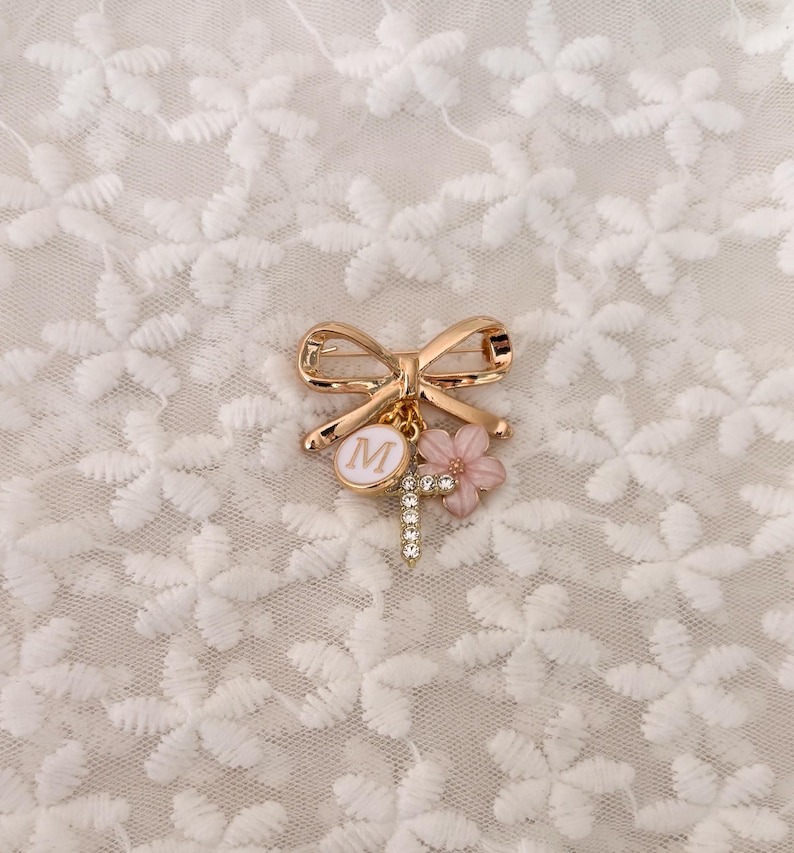 Personalized Gold Baby Keepsake Brooch: Christening, Baptism newborn Gift image 1