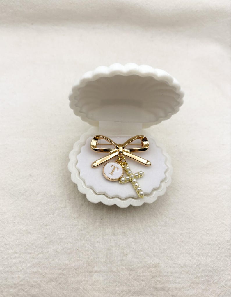 Personalized Gold Baby Keepsake Brooch: Christening, Baptism newborn Gift image 2