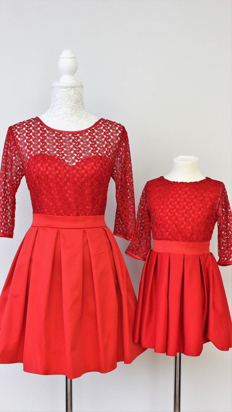 matching red dresses for mother and daughter