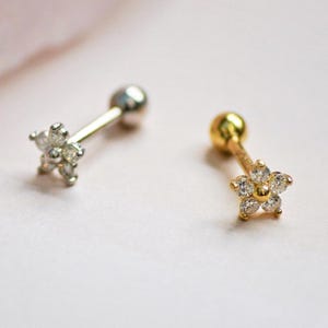 14K Natural Diamond Flower Daisy Stud Earring, Solid Gold Minimalist  Cartilage Helix Tragus Conch Ear Post Piercing Jewelry, Yellow, White