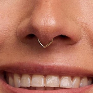 Pointed septum piercing shop