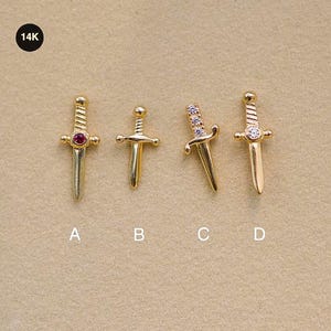 Pendiente de daga de oro de 14 quilates, pendiente individual de oro macizo, piercing de cartílago de espada de 18 g