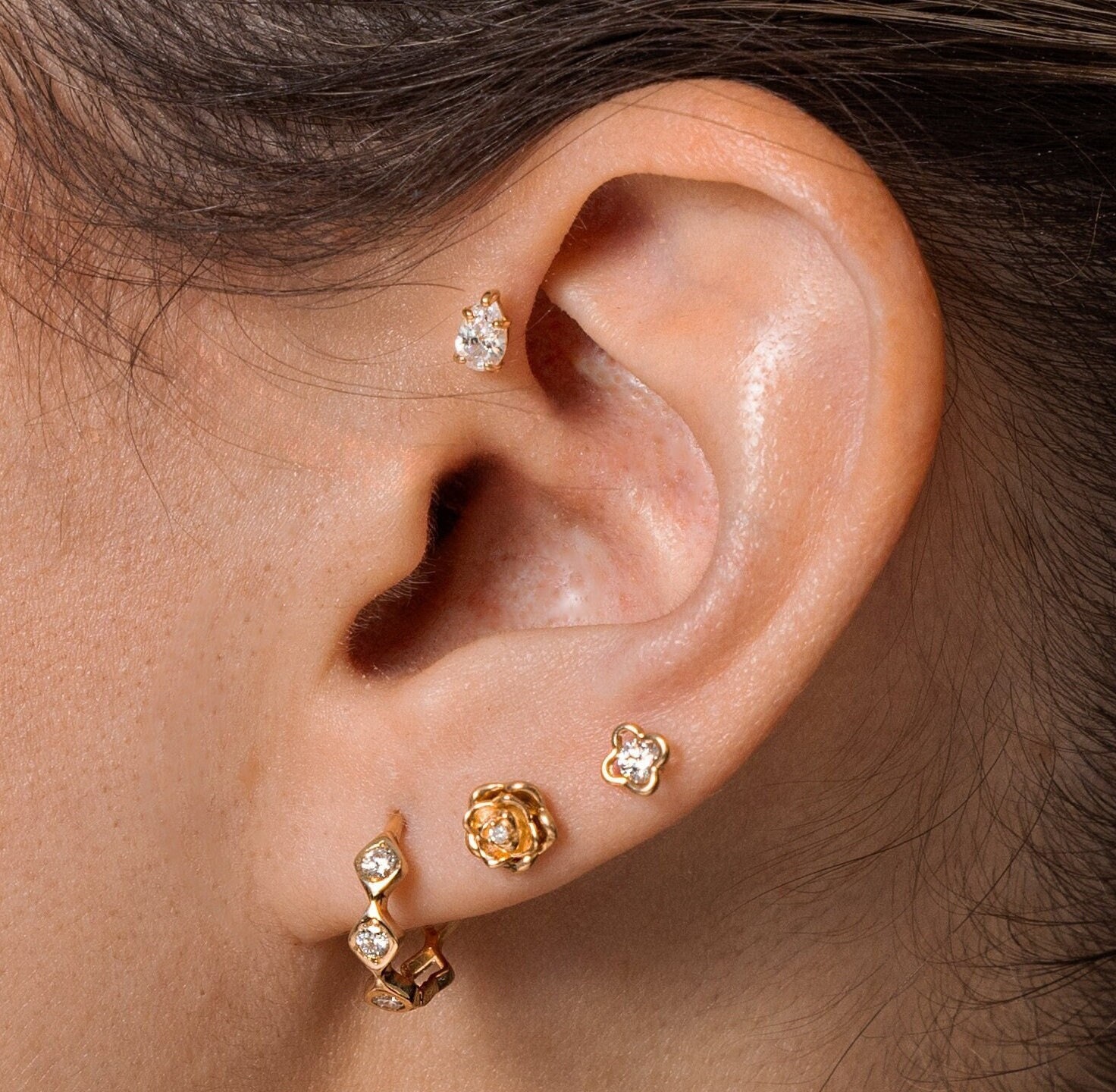 Tragus Stud Piercing | Driehoekige Expressie – Luna Juwelen