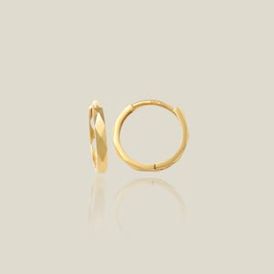 14K Solid Gold Textured Sleek Mini Diamond-Cut Hoop Huggie Earrings, Ear Lobe Cartilage Hinged Hoops Ring Piercing Minimalist Daily Jewelry