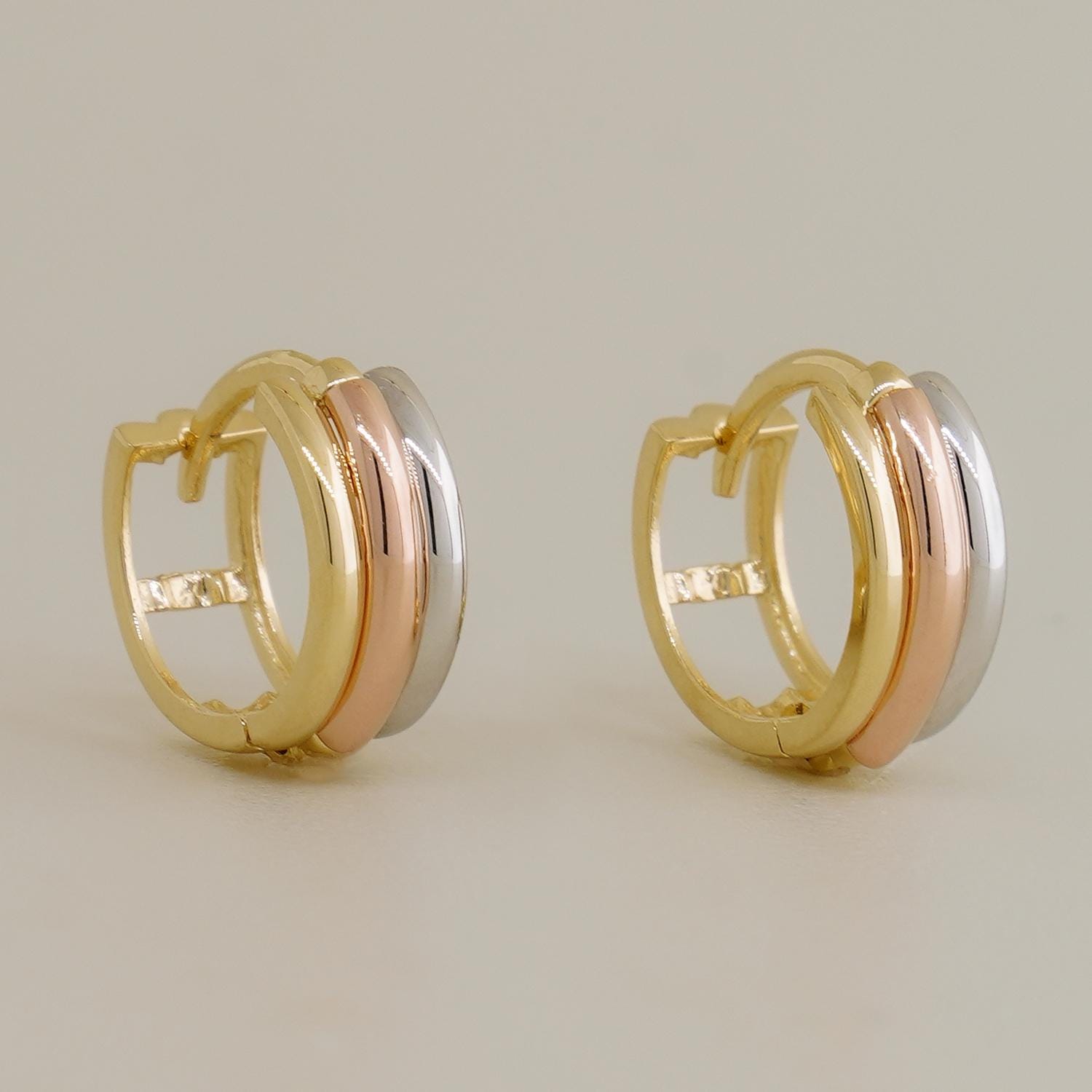 Set di orecchini a * piccoli Huggie, 3 pezzi/6 pezzi per donna, orecchini per cartilagine per piercing * gioielli trendy ipoallergenici, orecchino mini * in zirconia, regalo elegante