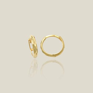 14K Solid Gold Textured Diamond-Cut Hoop Huggie Earrings, Ear Lobe Cartilage Snug Hinged Hoops Ring Piercing Minimalist Daily Jewelry