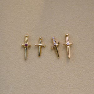 14Kゴールドダガースタッドイヤリング、ソリッドゴールドシングルイヤリング、剣型軟骨ピアス18G 画像 9