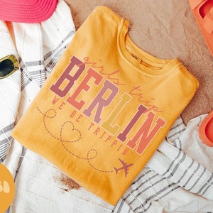 ベルリン ドイツ シャツ、女子旅行 T シャツ、女子旅行記念品シャツ、バケーション T シャツ、マッチング グループ T シャツ、友達旅行、女性用 T シャツ