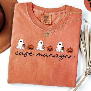 Case Manager Halloween Ghost Pumpkin Shirt, regali, colori comodi, maglietta, maglietta girocollo, girocollo, uomo donna