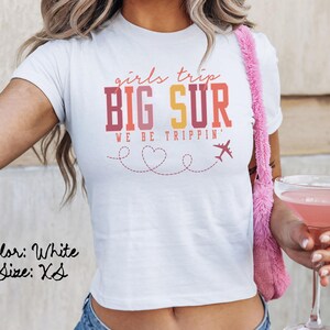 ビッグサー ベビーTシャツ、ぴったりフィット、ガールズ トリップ Tシャツ、お揃いのシャツ、グループ Tシャツ、友達旅行、トレンディな夏
