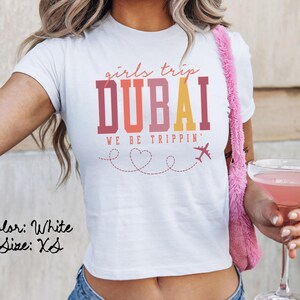 ドバイ ベビー T シャツ、ぴったりフィット、女子旅行 T シャツ、お揃いのシャツ、グループ T シャツ、友達旅行、トレンディな夏