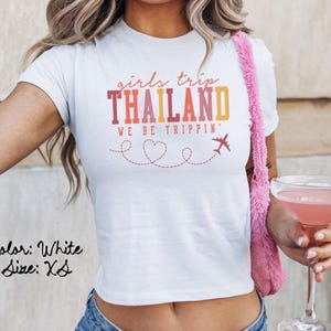 タイ ベビー T シャツ、ぴったりフィット、女子旅行 T シャツ、お揃いシャツ、グループ T シャツ、友達旅行、トレンディな夏