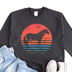 Retro Horse Lover Gifts, Retro Horse Lover Shirt, Retro Horse Lover Birthday Gifts for Men and Women, Retro Horse Lover Sweatshirt
