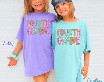 Comfort Colors Vierte Klasse Jugend Shirt, Zurück in die Schule Kinder T-Shirt, 4.Klasse T-Shirt, Studenten Geschenke, Jungen Mädchen, Erster Schultag