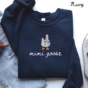Mimi Sweatshirt, Goose Grandma Shirt, Mother&#39;s Day Gifts, New Grandma Crewneck, Blue Toile Crew Neck, Gifts