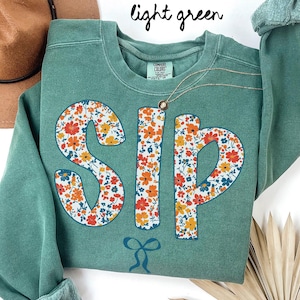 Comfort Colors Speech Therapy Sweatshirt, SLP Crewneck, Speech Language Pathologist Gift, Speech Pathology, Speech Therapist, SLPA Flower