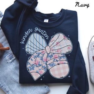 Kindergarten Team Sweatshirt, Lehrer Sweatshirt, Kindergarten Crewneck, Zurück zu Schule T-Shirt, Kindergarten Abteilung Geschenke