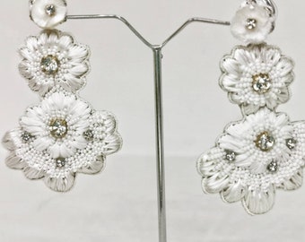 Bridal white earrings, statement earring, wedding boho handmade earrings, ivory earring, handmade embellished earrings, Boho bridal earring