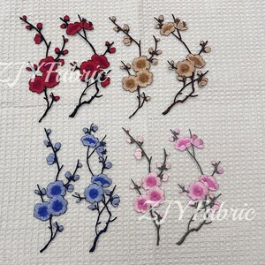 Set of 2 Plum Blossom Embroidery Patch Set: Iron/Sew On Appliqués (17cm×9cm)